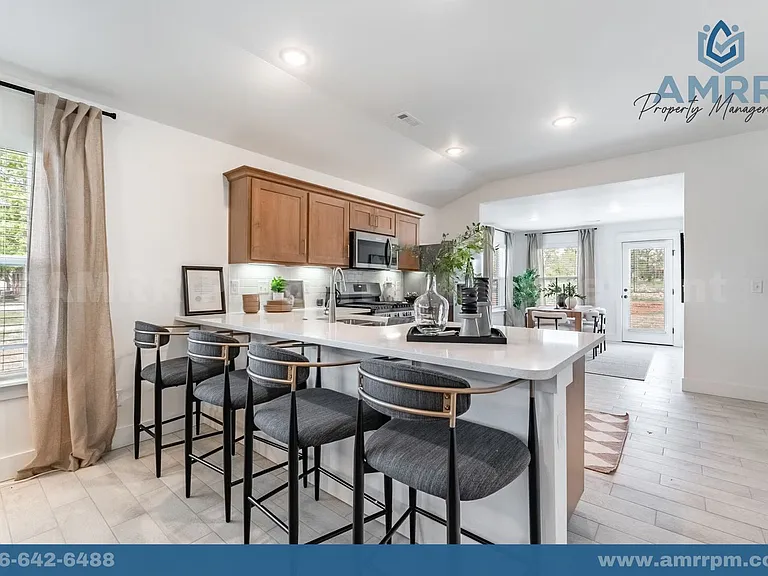 824 S Sparrow St — Photo 19