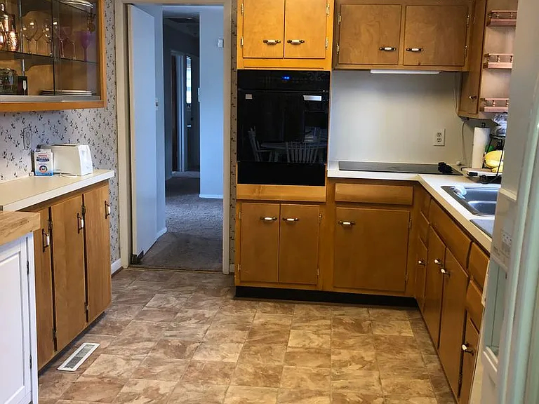 4 Fairway Ln — Photo 8