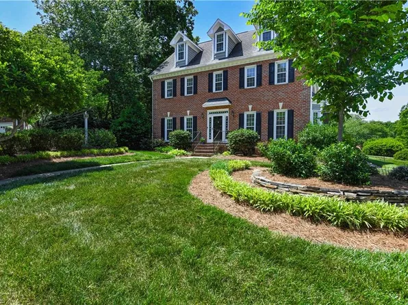 2713 Saint Andrews Ct, Jamestown, NC 27282