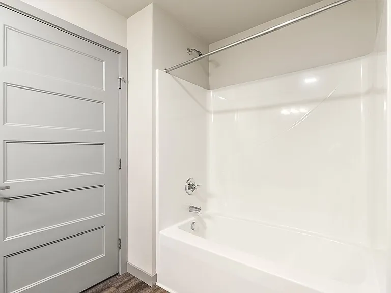 221 Prince Ave — Photo 28