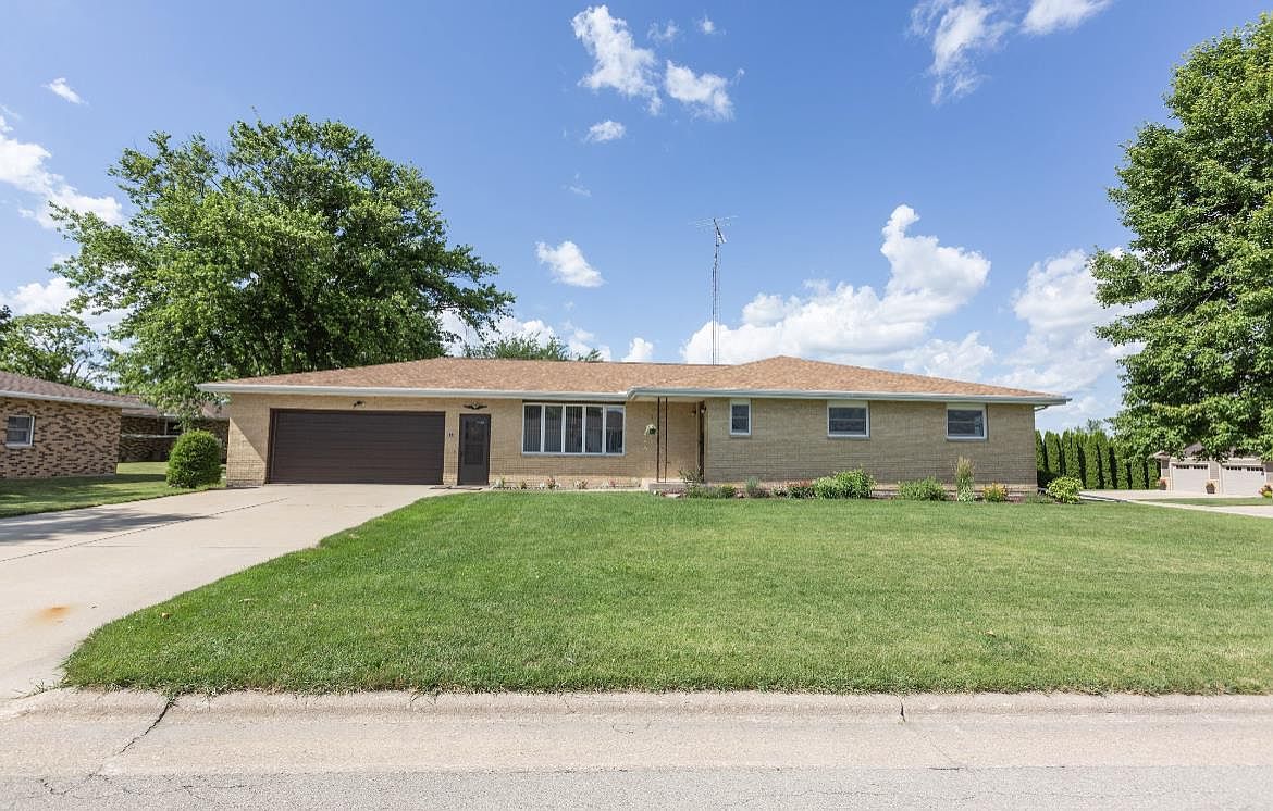 615 East Calhoun St, Cuba City, WI 53807 Zillow