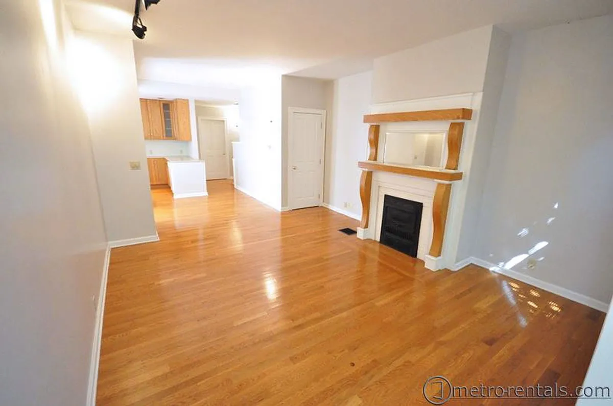 Building Photo - 1237 Indianola Ave #A
