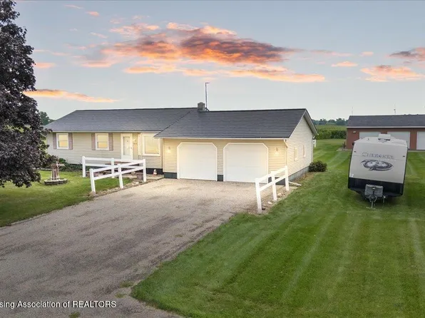 8595 W Price Rd, Saint Johns, MI 48879