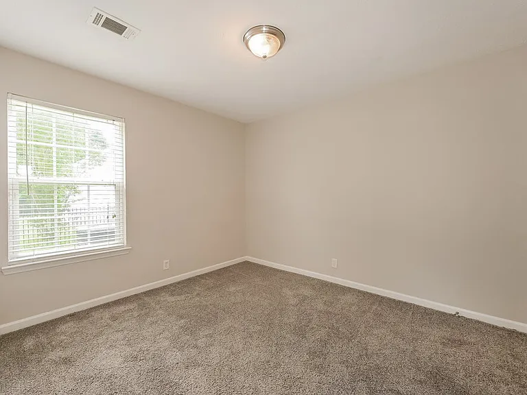 1413 Chesterbrook Ct — Photo 13