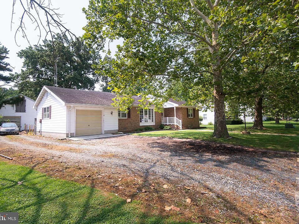 1st image of 10 Merryweather Dr