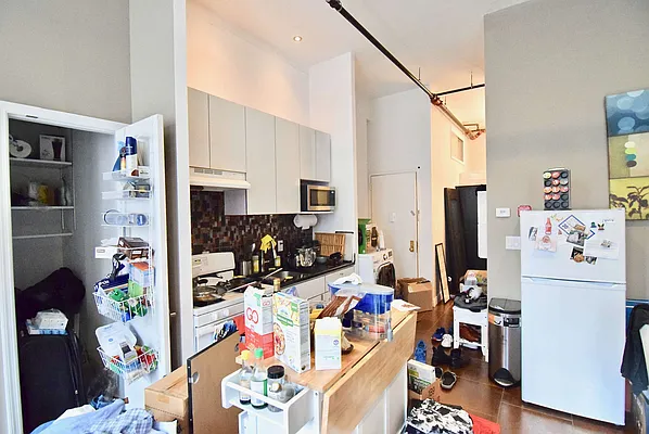 Rented by Safdie Realty Group | media 4