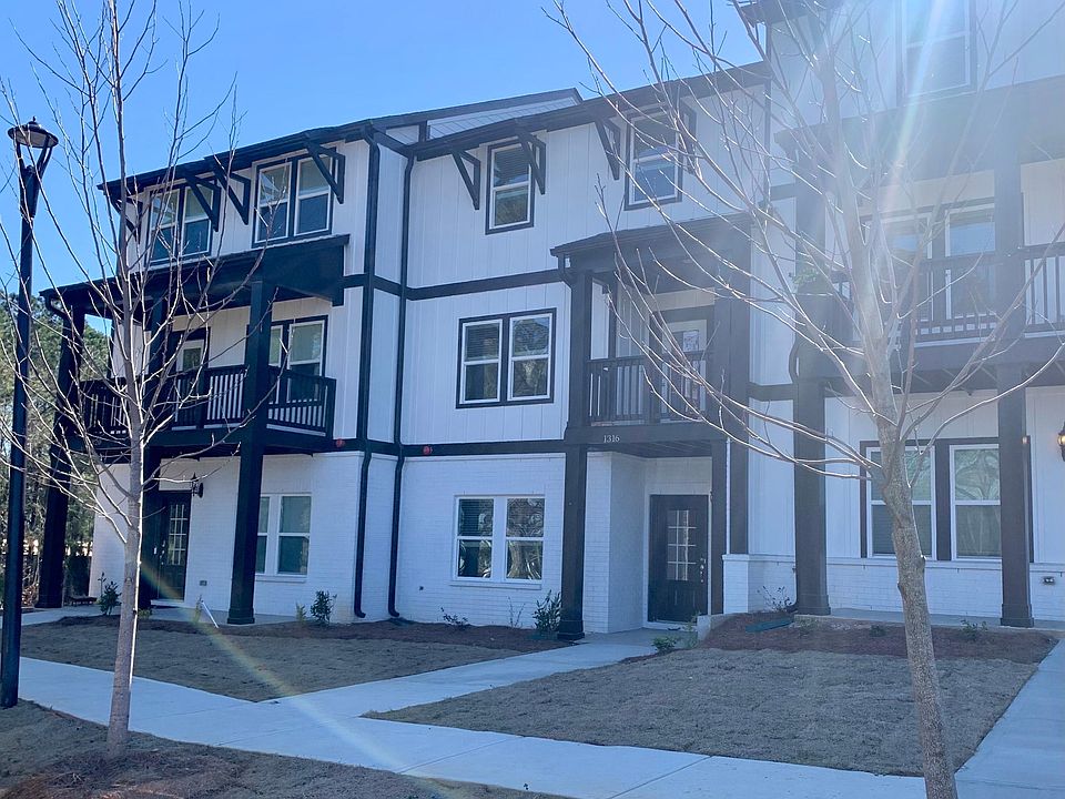 1st image of 113 Lincoln St #1316