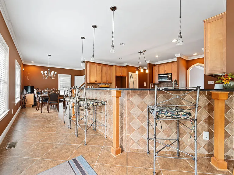 2701 Logan Estates Run — Photo 5
