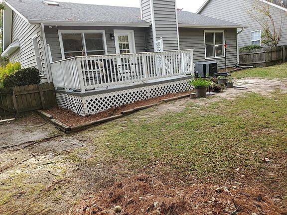 Peek at large deck