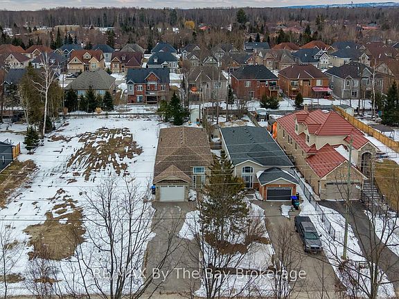 3rd image of 409 Robinson Rd