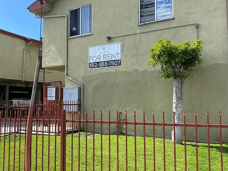 421 N Willowbrook Ave — Photo 2