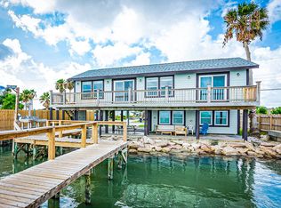 710 Copano Cove Rd, Rockport, TX 78382