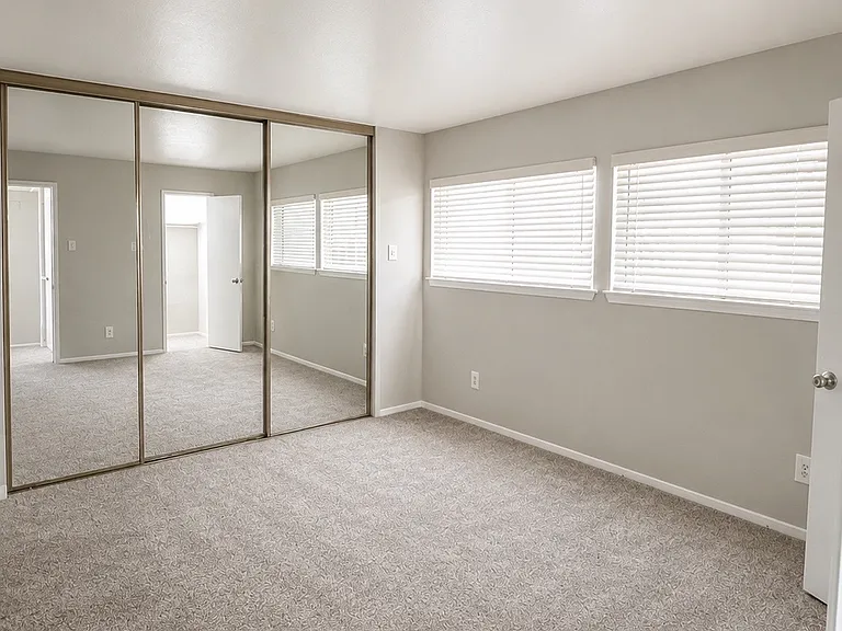 Woodbridge Townhomes — Photo 19