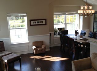 323 Bay Tree Cir, Vernon Hills, IL 60061