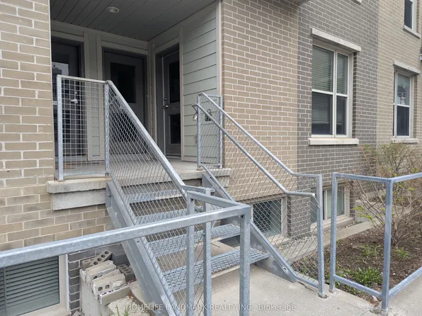 62 Balsam St #T102, Waterloo, ON N2L 3H2