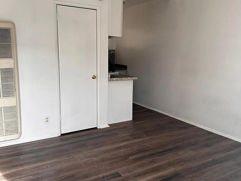 90 N 22nd St — Photo 1