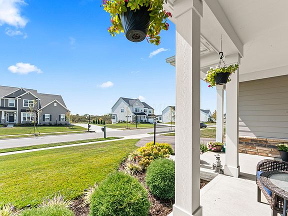 5th image of 700 Royal Pines Dr