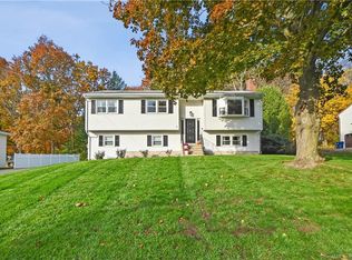 3 Butternut Ln, Plainville, CT 06062