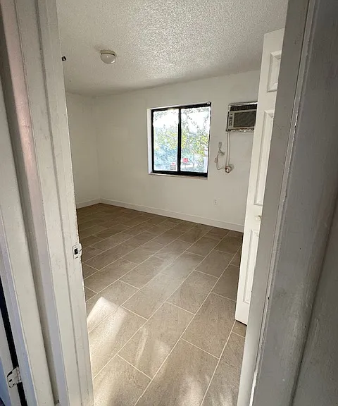 1501 SW 7th St #4 — Photo 7