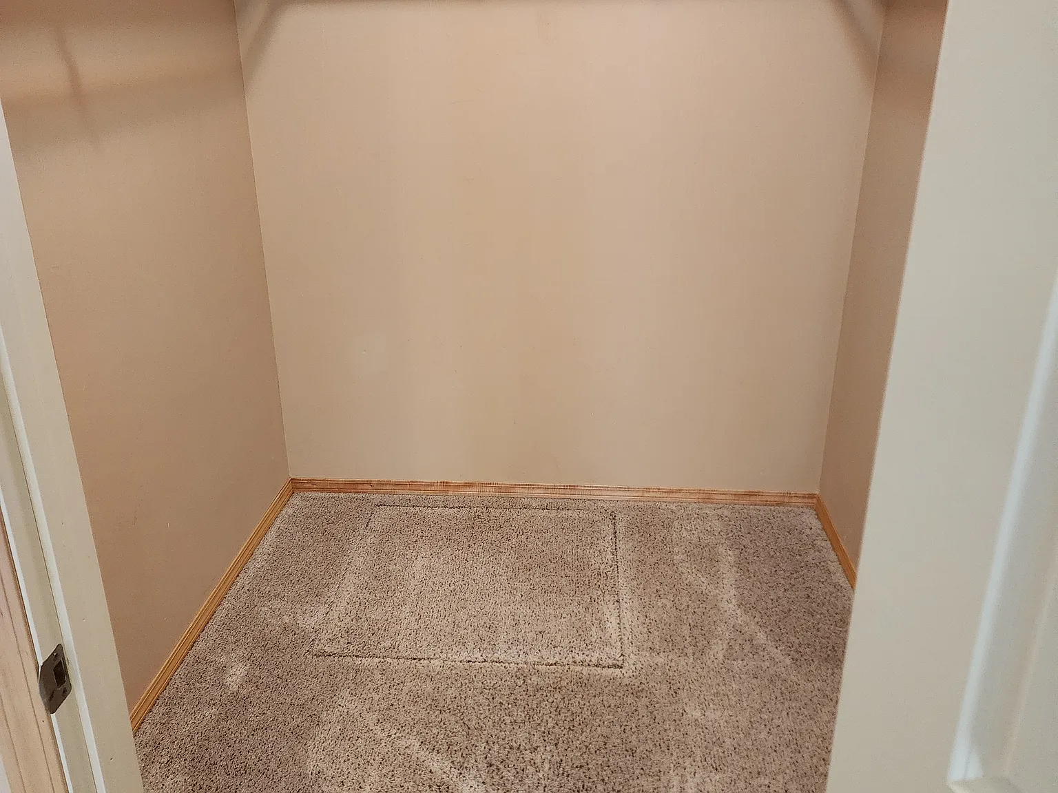 2267 Deerfield Ln — Photo 2