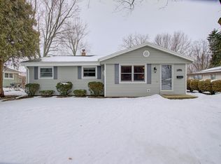 1111 W Wisconsin Ave, Oconomowoc, WI 53066