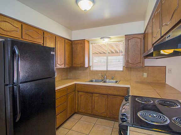 3rd image of 2472 N Mi Casa Cir