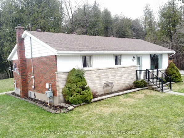 32 Garafraxa St, Chatsworth, ON N0H 1G0