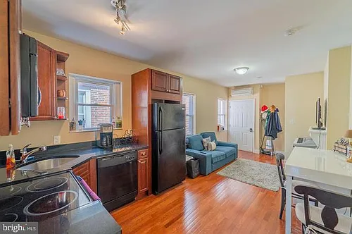 242 S 21st St #3R Photo 1