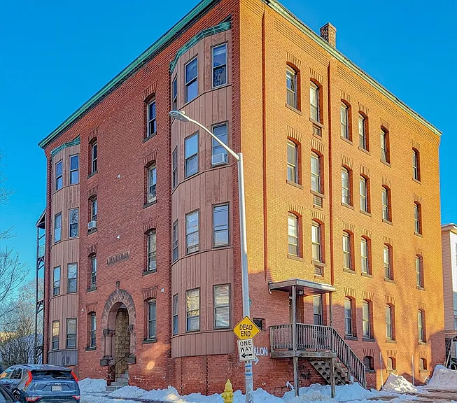 29 William St #22 — Photo 1