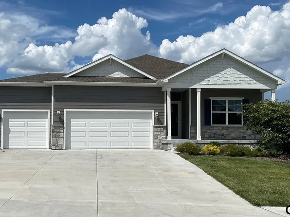 6211 Harvest Dr, Papillion, NE 68157