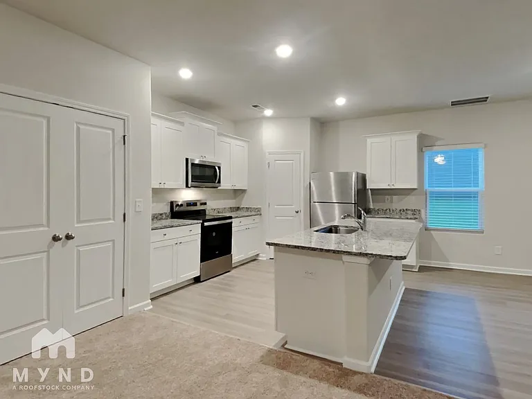 40 Royal Meadow Dr — Photo 6
