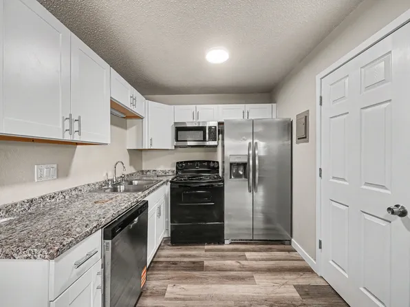 2115 Preuss Rd APT D, Colorado Springs, CO 80910