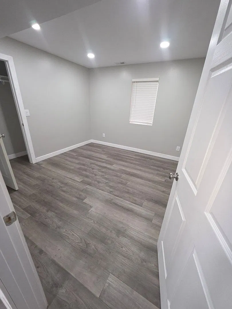Spacious 5-Bedroom Single-Family Home — Photo 2