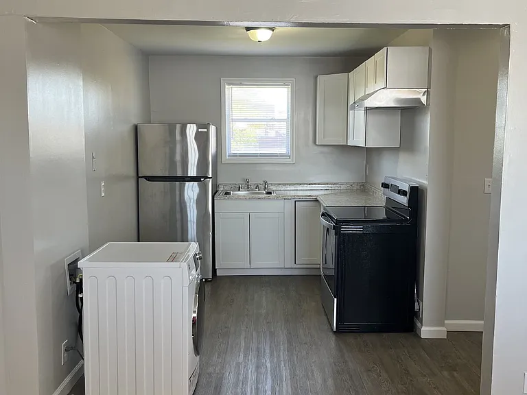 2607 Jefferson St #7 — Photo 5