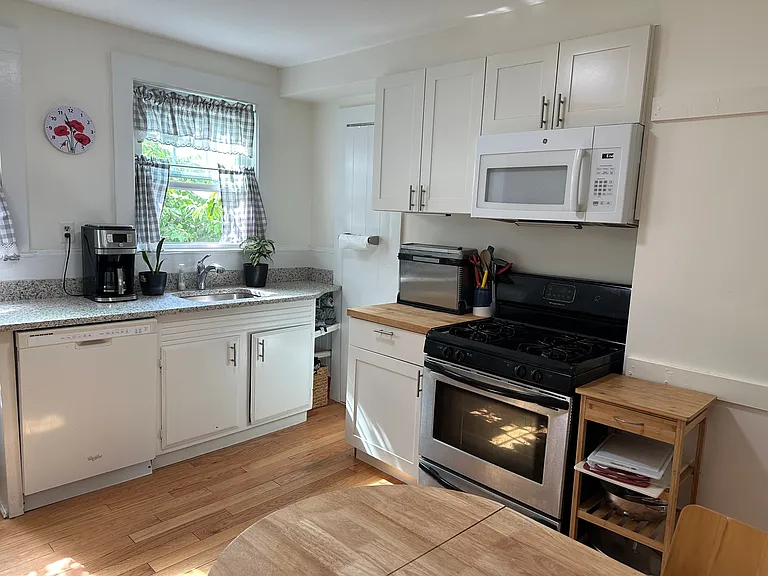 78 Fairview Ave — Photo 8