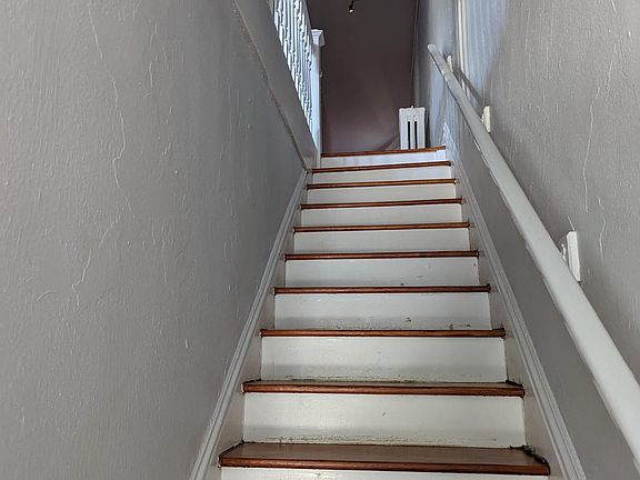 4th image of 2701 Stuart Ave #A