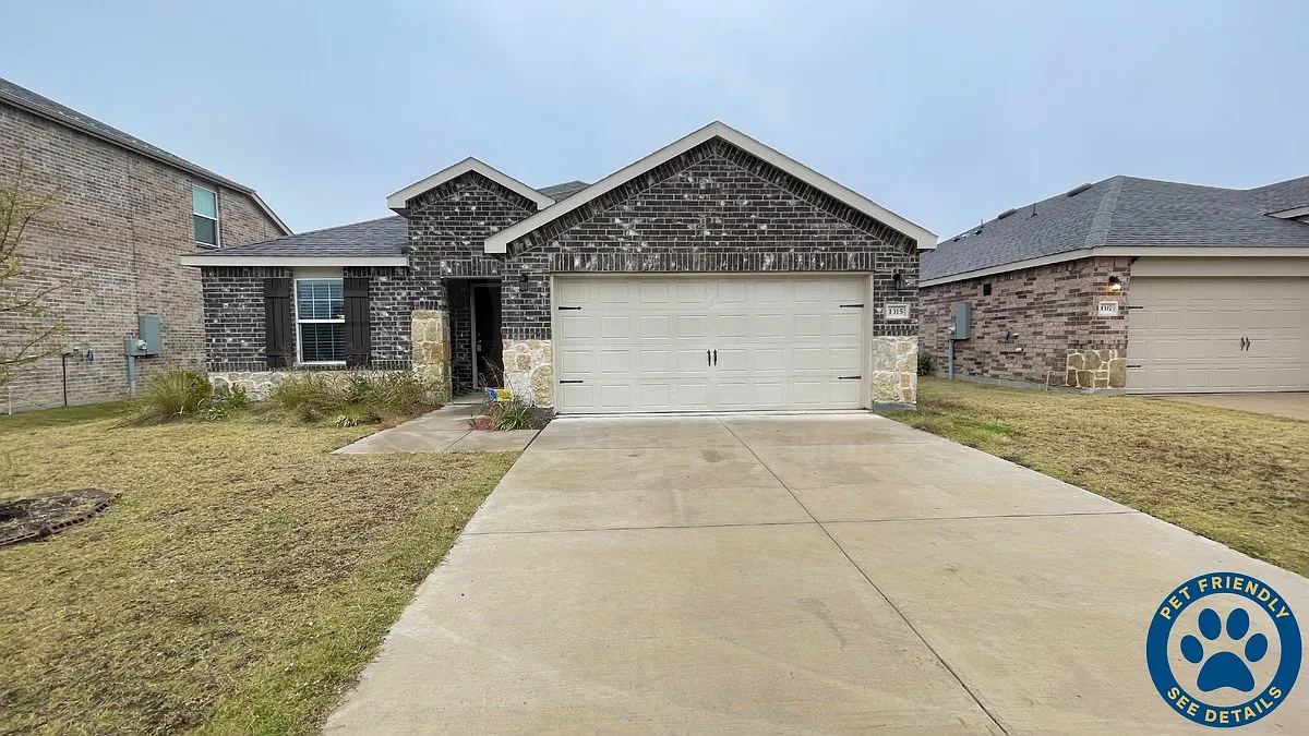 3 bed, 2.0 bath, 1743 sqft, $2,199 — Photo 1