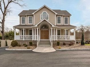 895 Westwood Ave, River Vale, NJ 07675