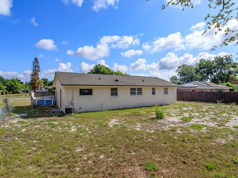 131 Langston Dr — Photo 16