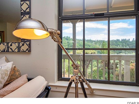 4th image of 1291 Manzanita Dr