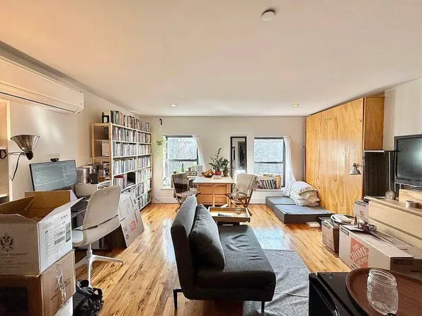 448 Jefferson Avenue image 1 of 14