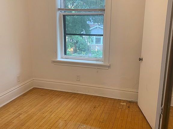 3rd image of 3628 N Janssen Ave APT 2