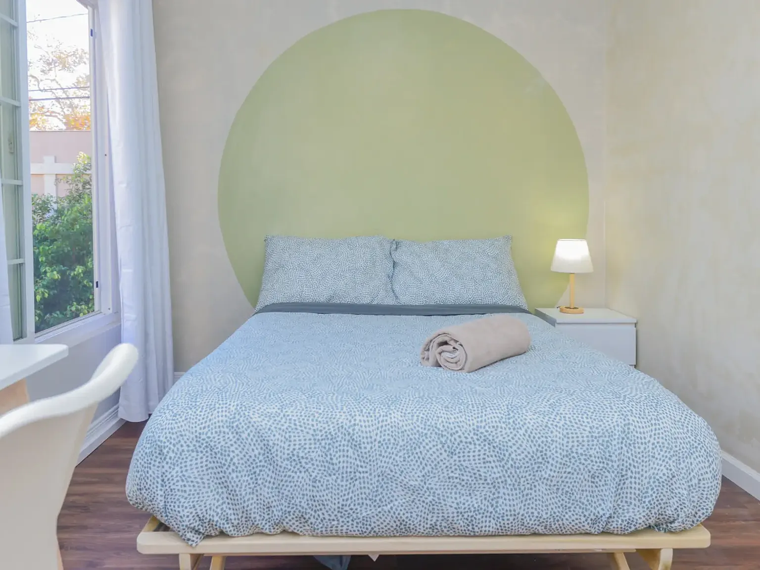 401 S Rodeo Dr — Photo 2
