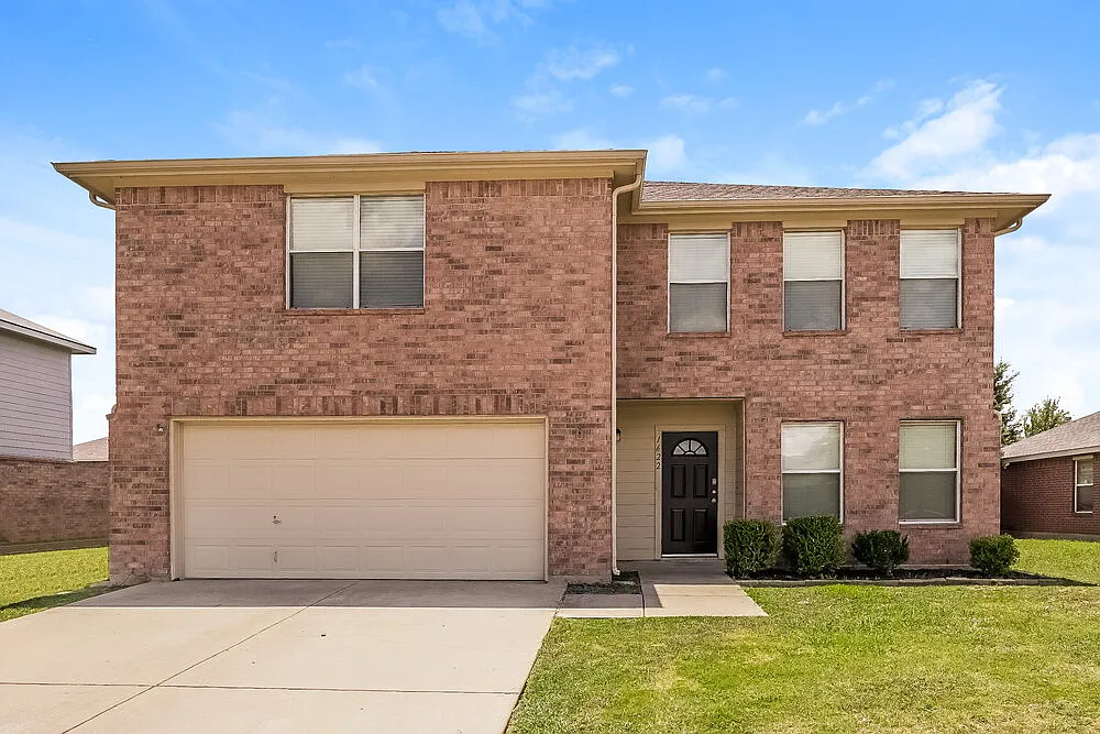 4 bed, 2.5 bath, 2290 sqft, $2,200 — Photo 1