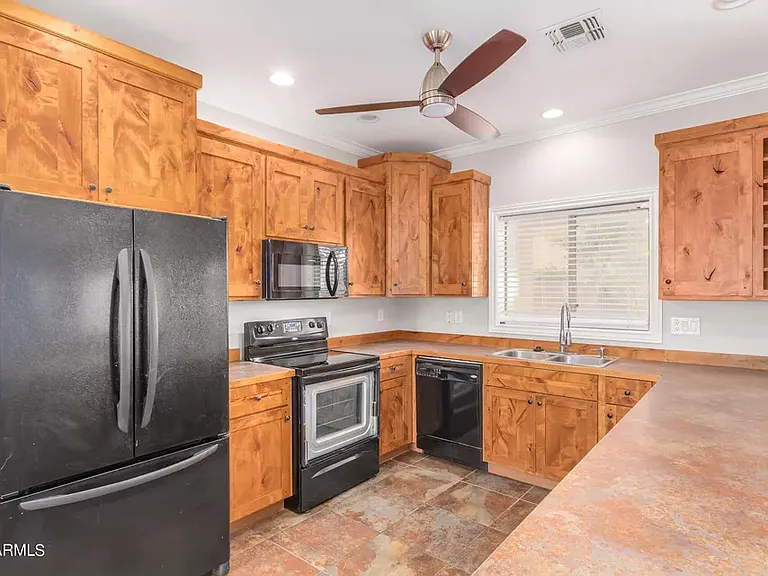 44851 W Zion Rd — Photo 16