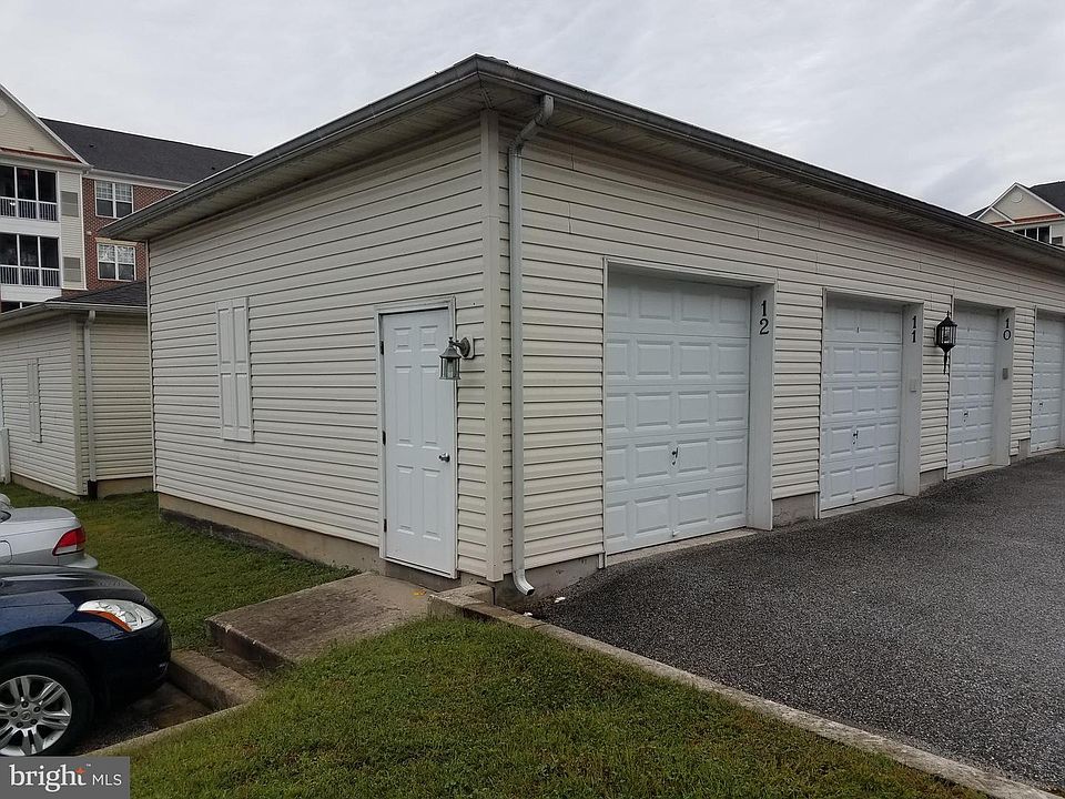 1st image of 300 Tiree Ct Unit 12