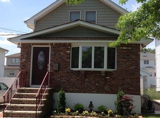 378 Manhattan St, Staten Island, NY 10307
