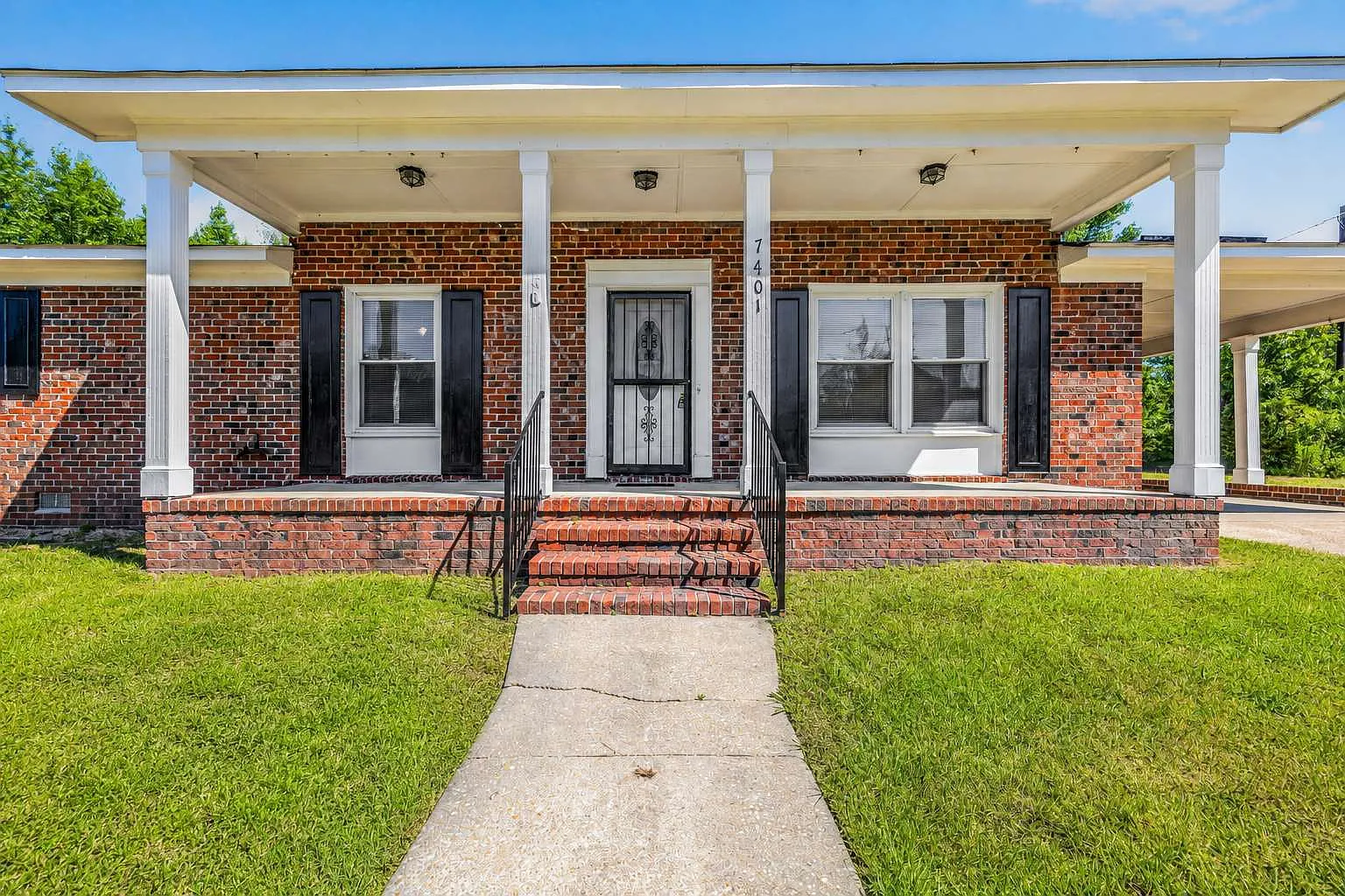 3 bed, 1.5 bath, $1,375 — Photo 2