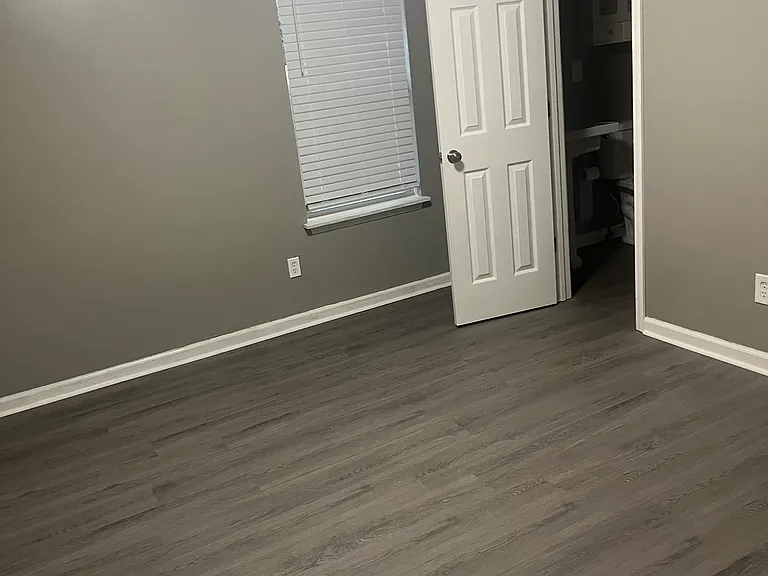 502 Carlton Dr — Photo 6