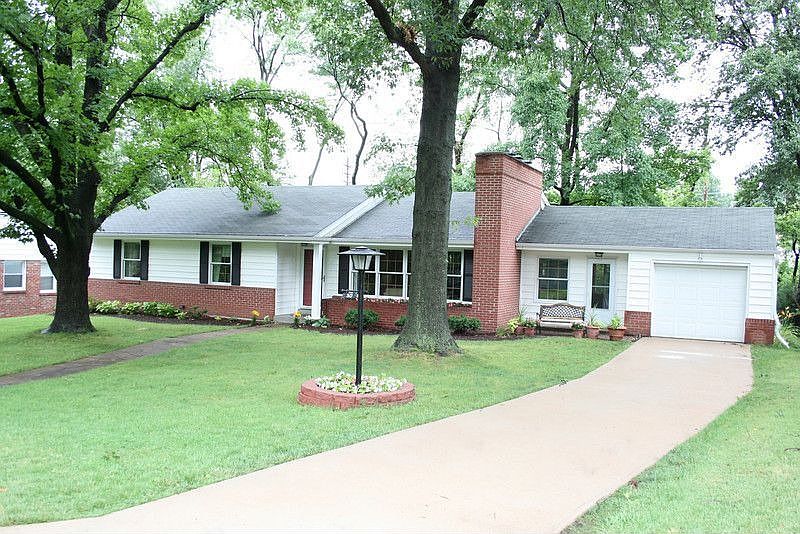 1st image of 30 Flamingo Dr